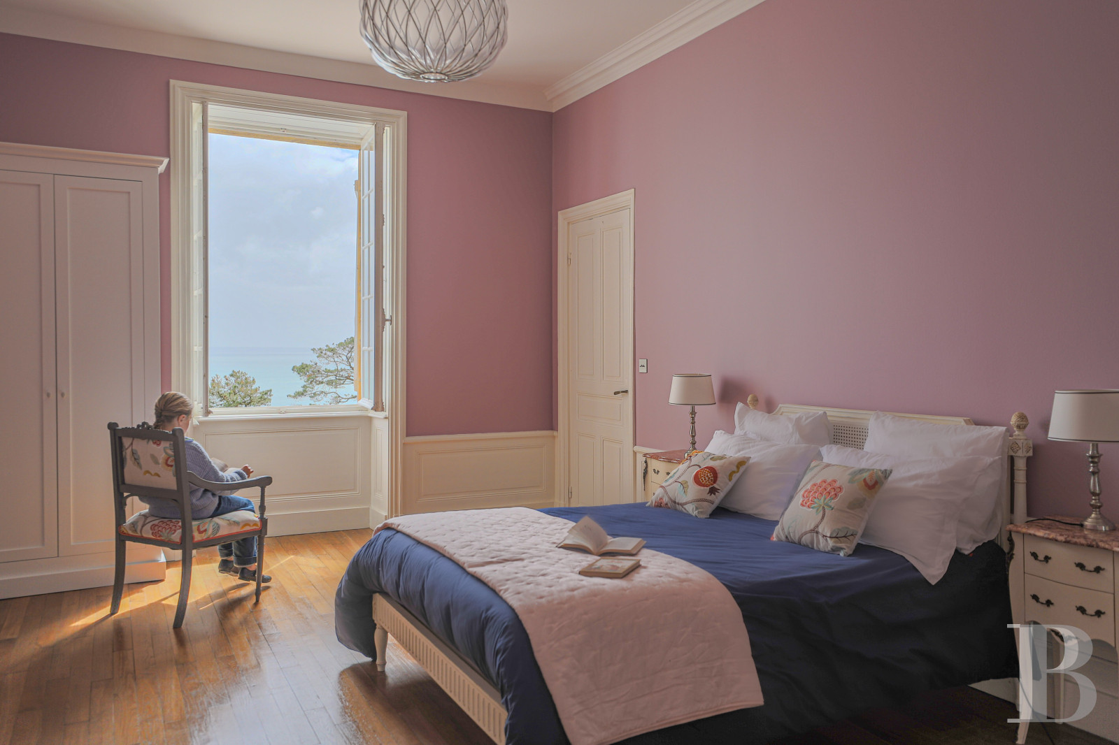 An early 19th century manor house overlooking the Bay of Douarnenez on the Crozon peninsula in Finistère - photo  n°15